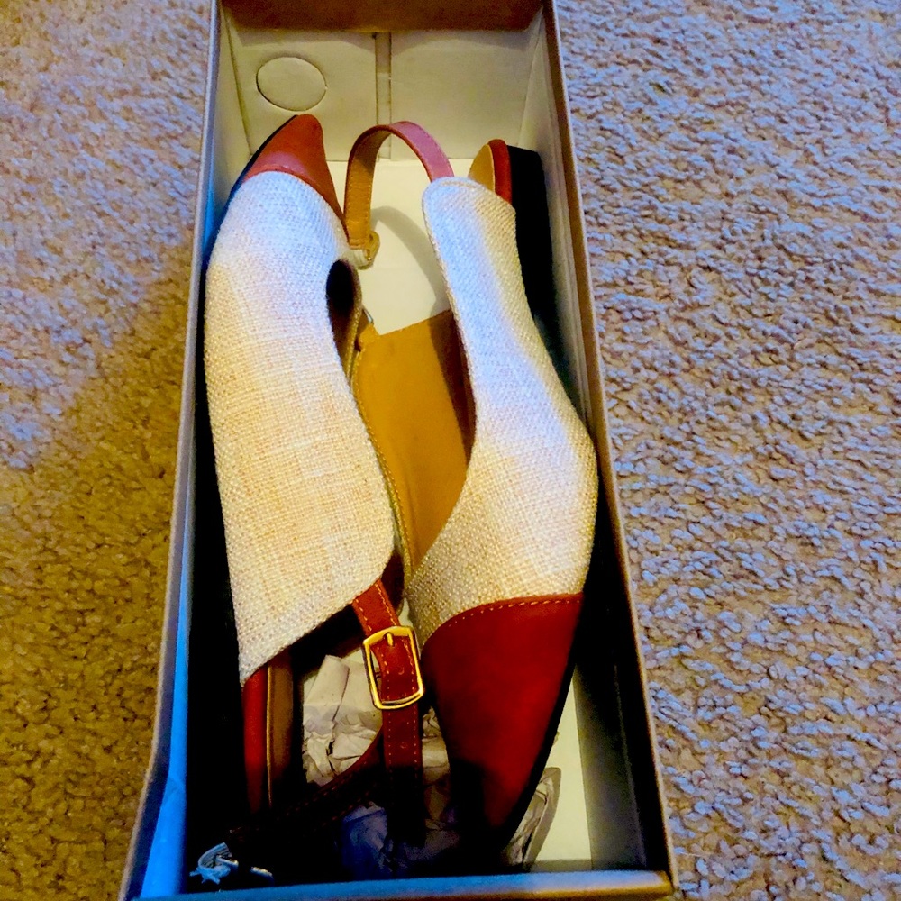 Cap pointed toe slingback flats